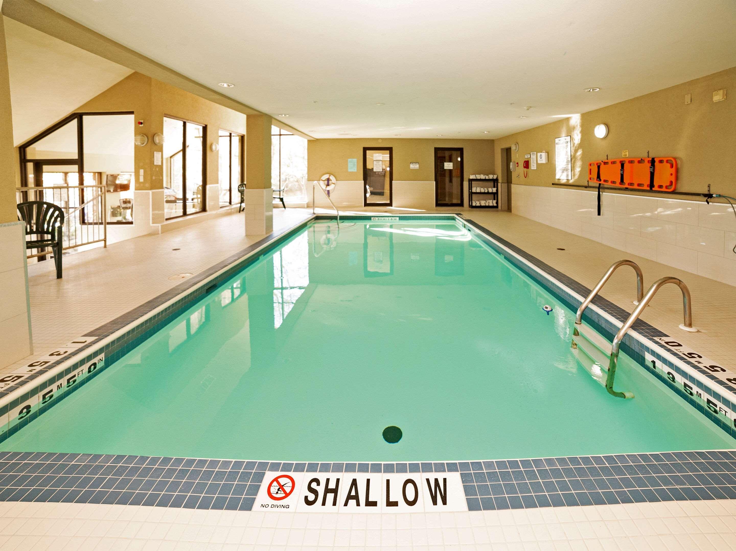 Quality Hotel Burlington Exterior photo